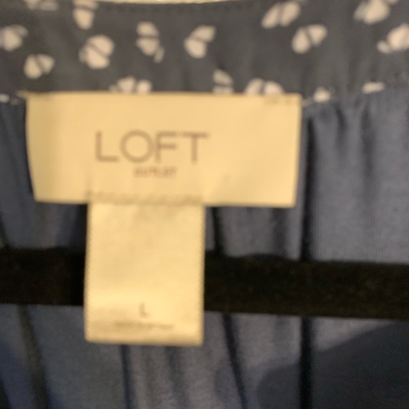 Loft size L sleeveless top - Picture 3 of 4